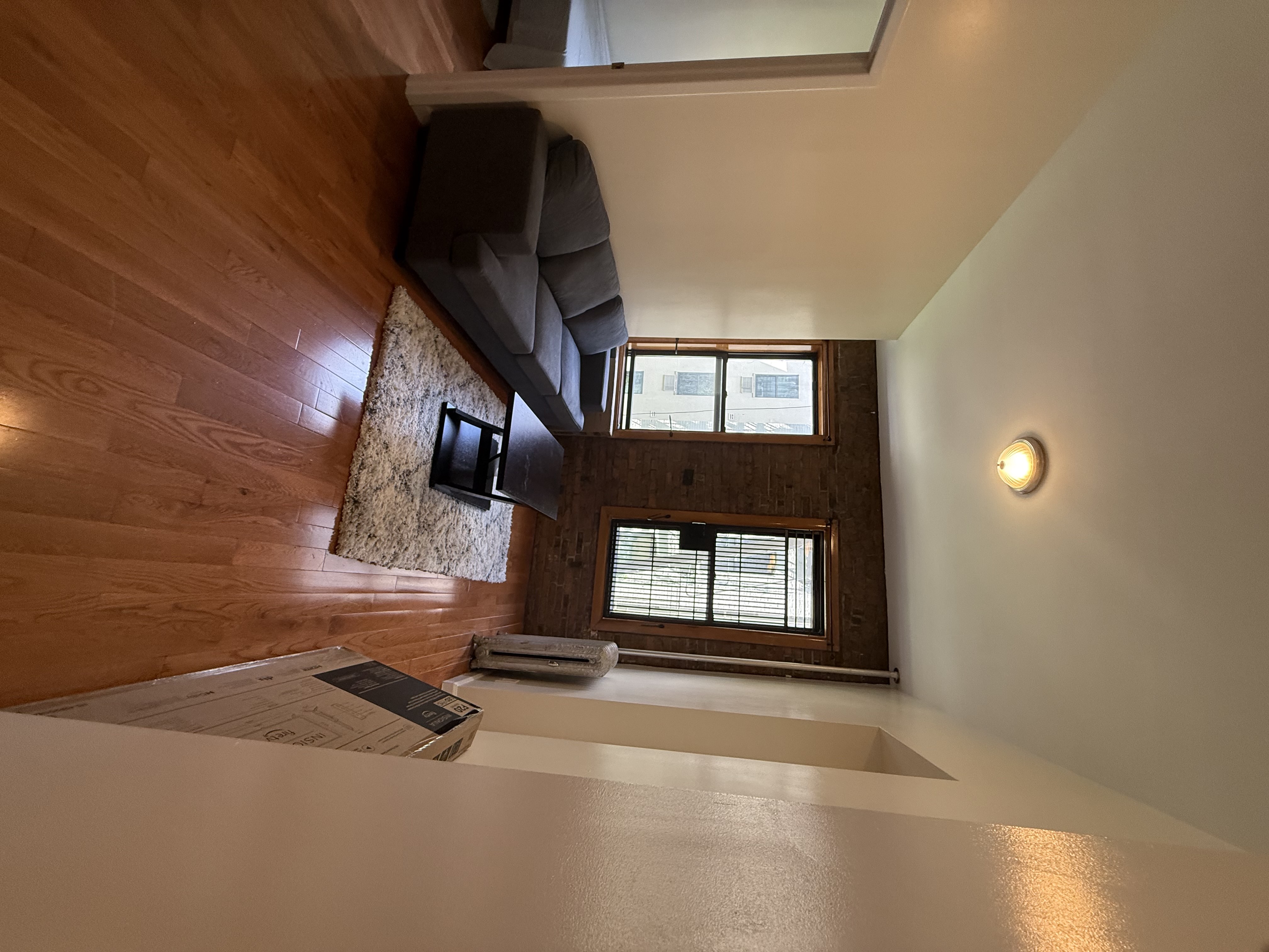 Apartment layout with high ceilings