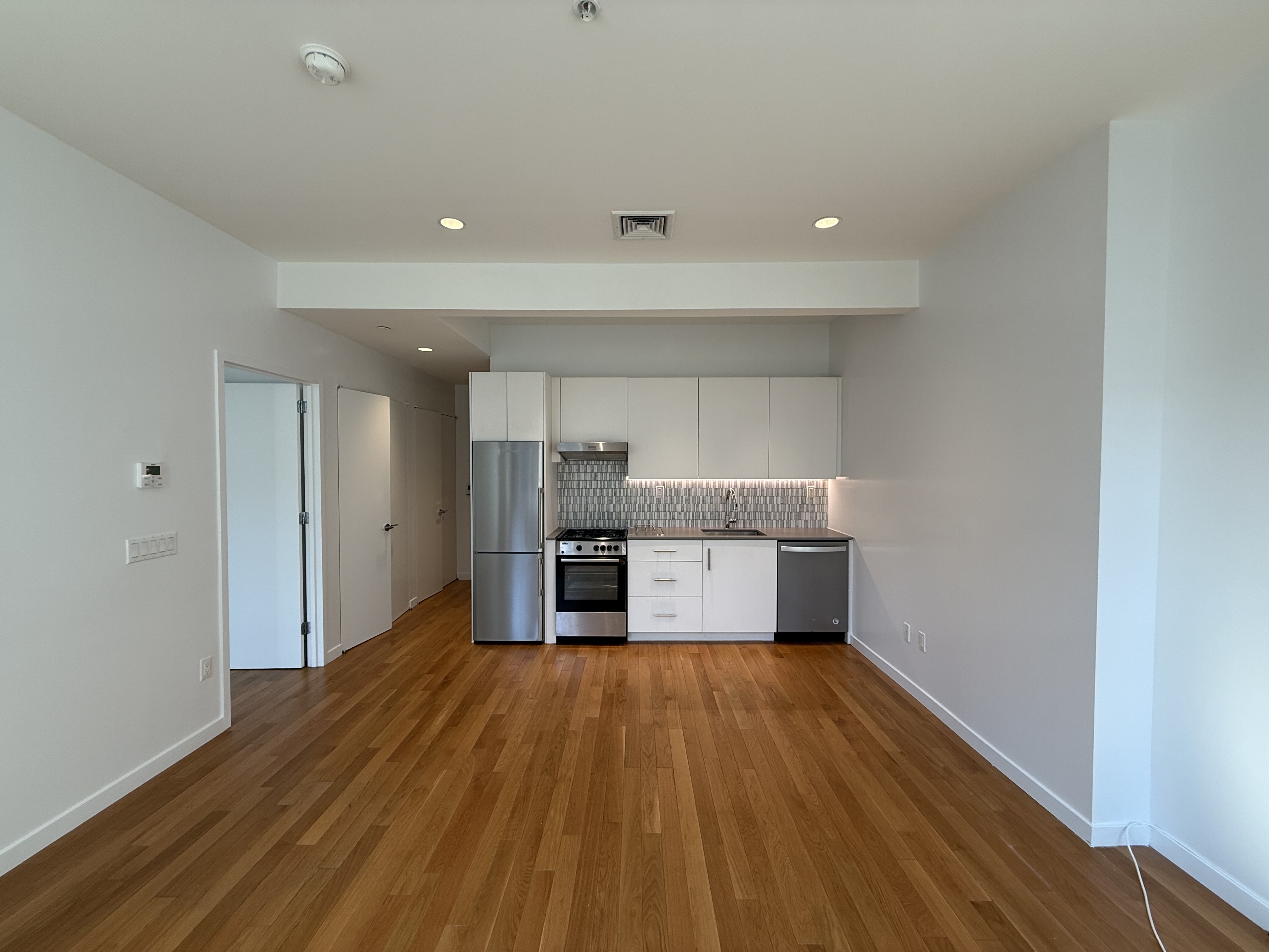 Historic architectural details on Hamilton–Holly House