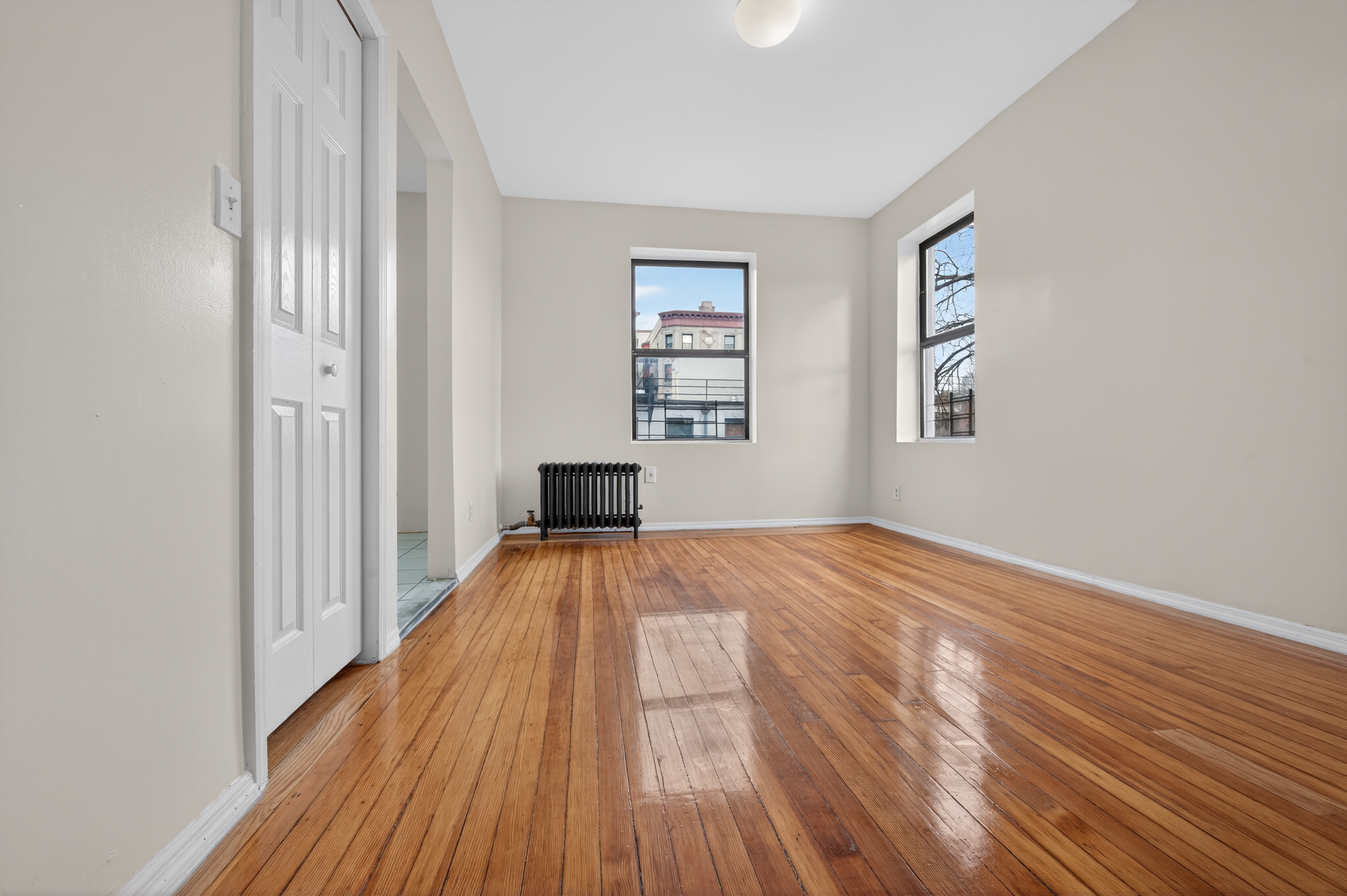 Granite kitchen with modern finishes